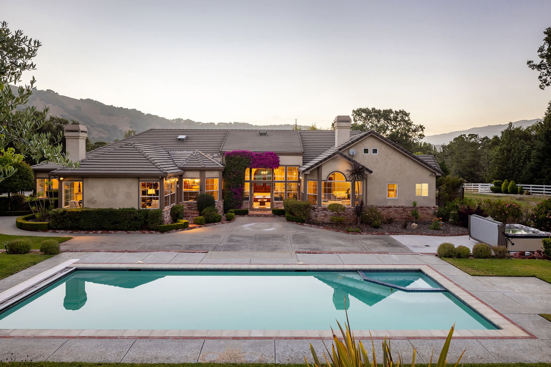 Stunning Equestrian Estate - 6 Sleepy Hollow Dr
