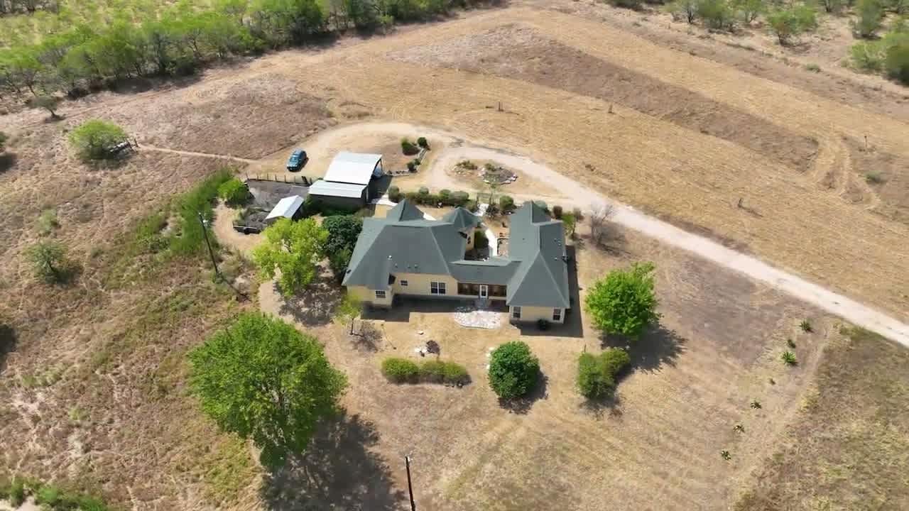 For Sale - 5 bedroom home on 10 acres in Lockhart, Texas 2145 Borchert Loop