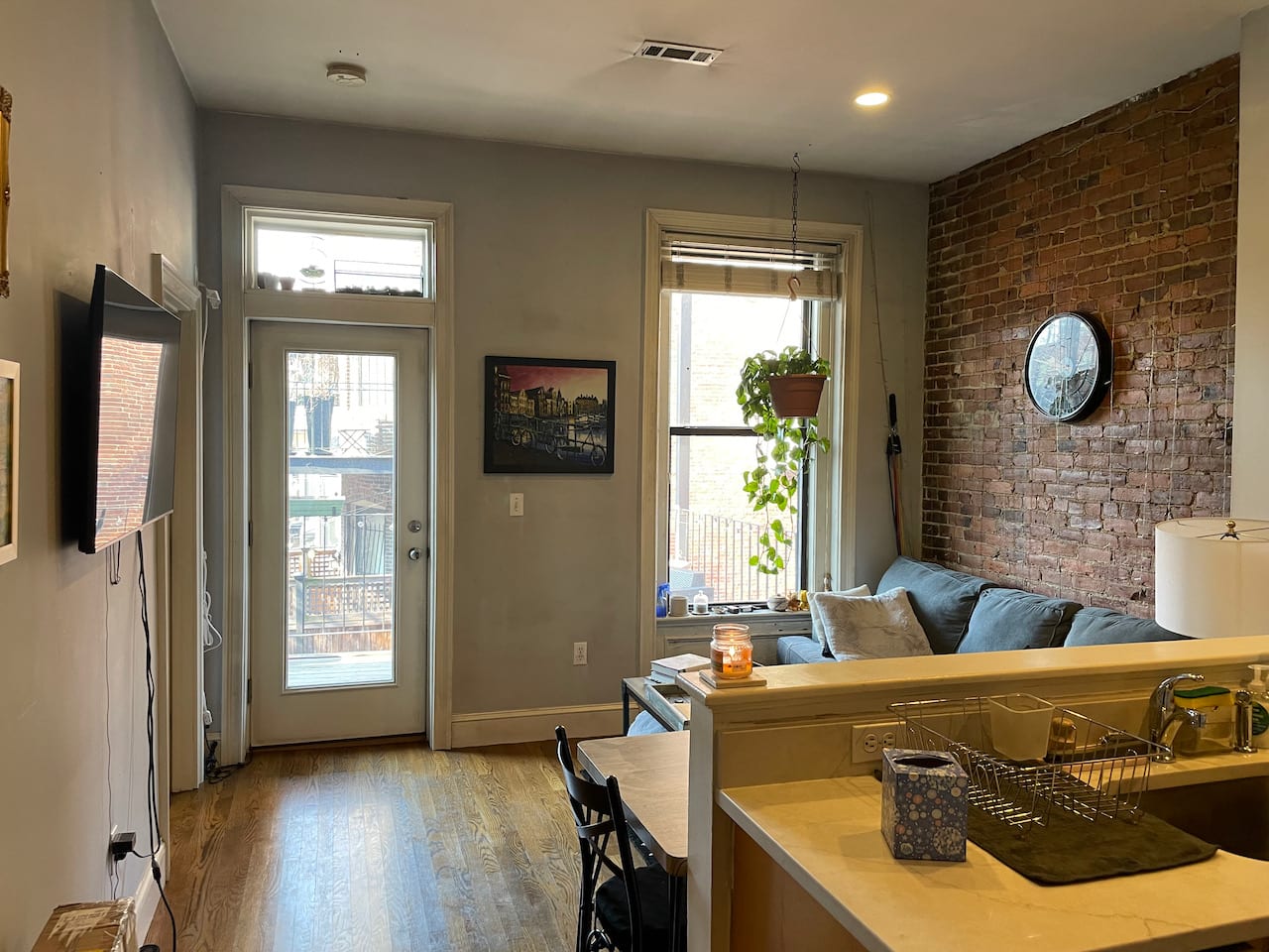 Sweet 1 bed 1 bath on Columbus - Deck and Laundry! AUGUST 1