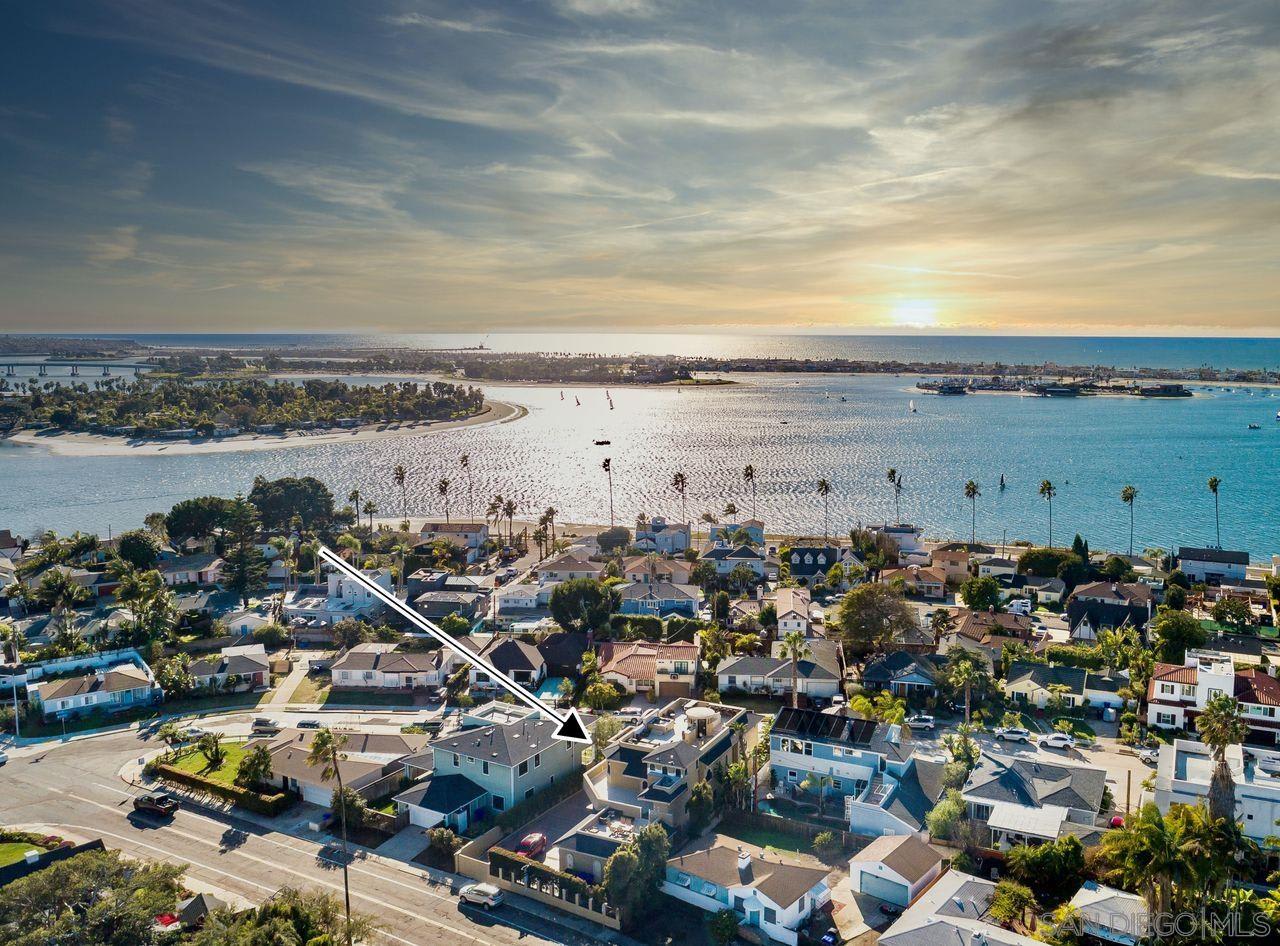 3433 Bayonne