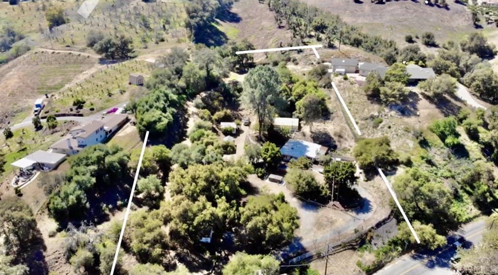 1027 S Live Oak Park Dr