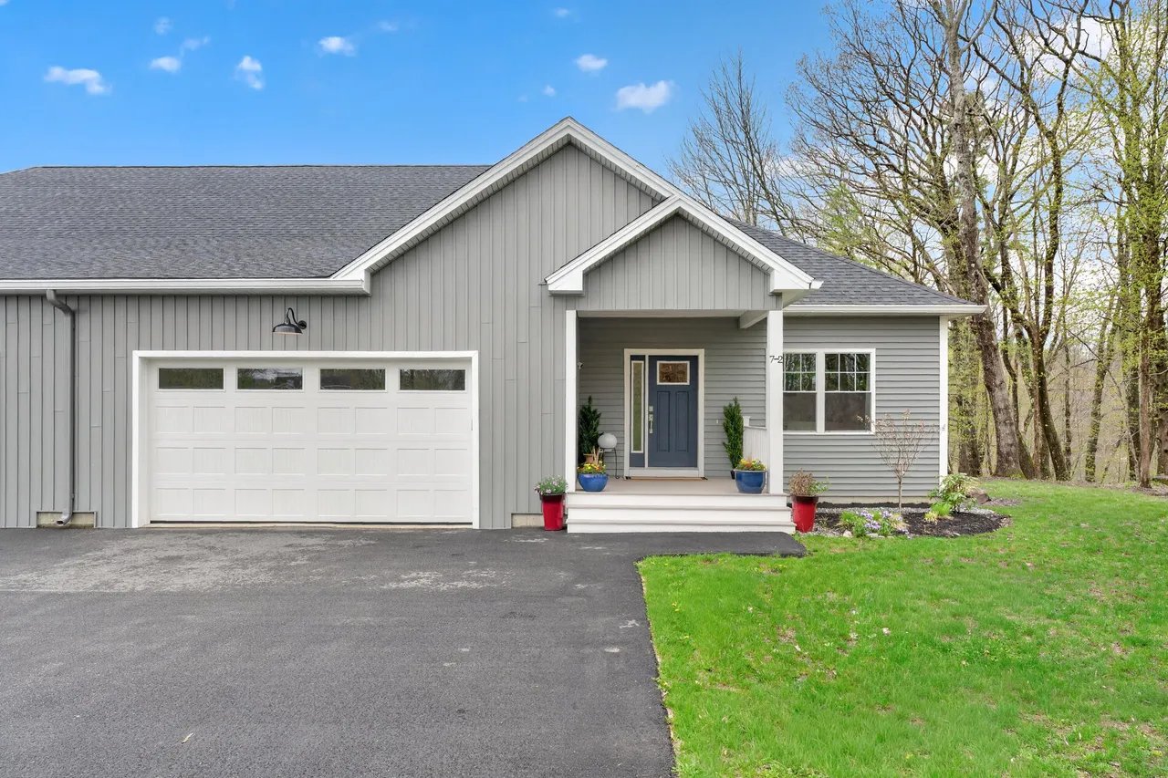 New Listing: 7 River Oaks Way, 2, Falmouth, ME 04105 – $725,000