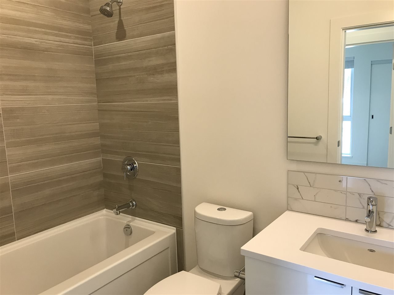 15-3596 Salal Dr