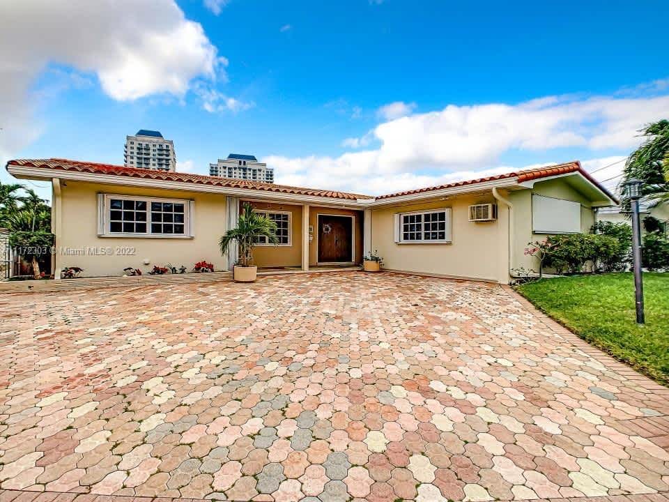 1250 NE 82nd St
