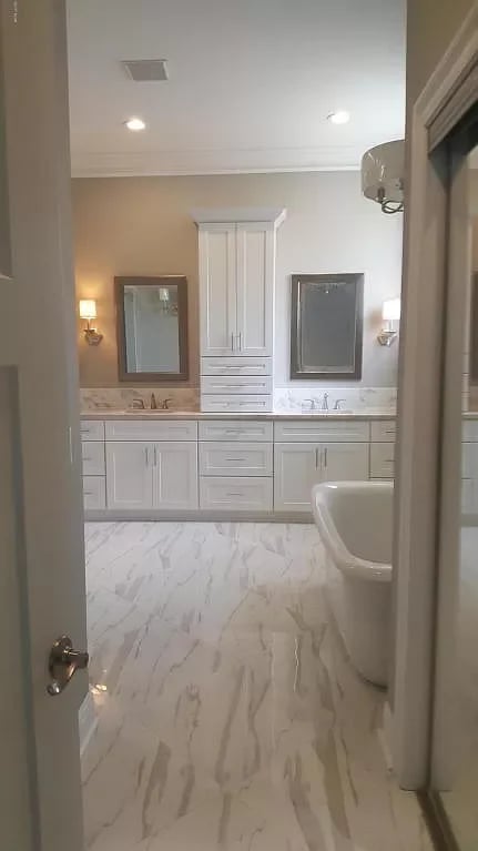 2404 PELICAN BAY Court