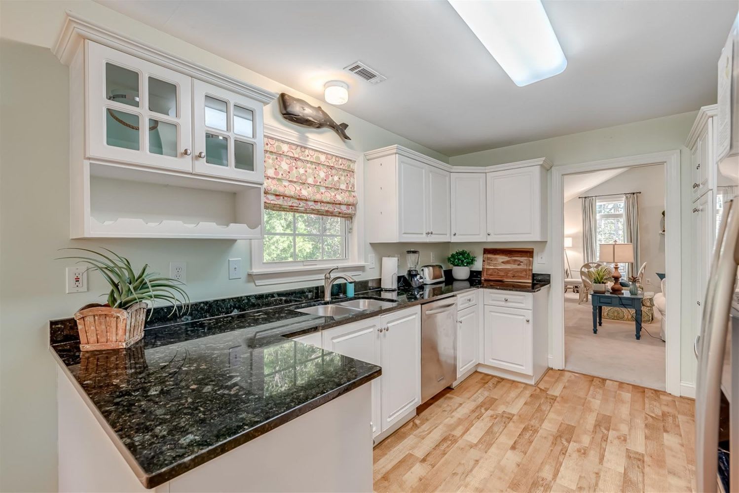 8 Edgewater Aly