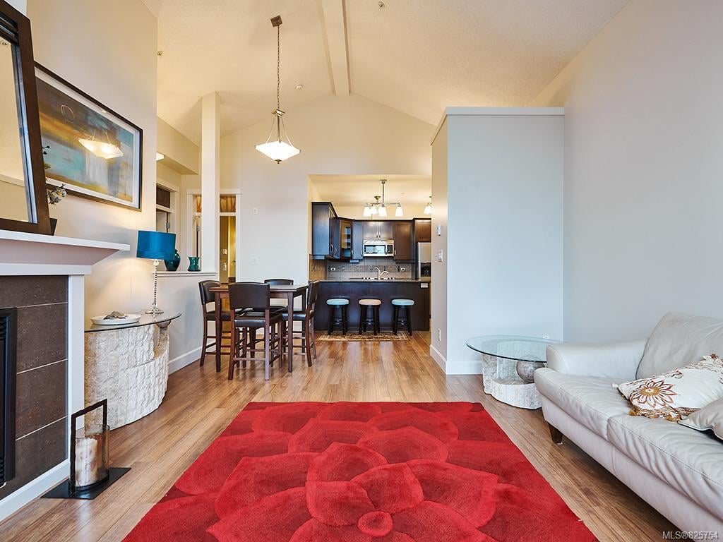 401-3226 Jacklin Rd