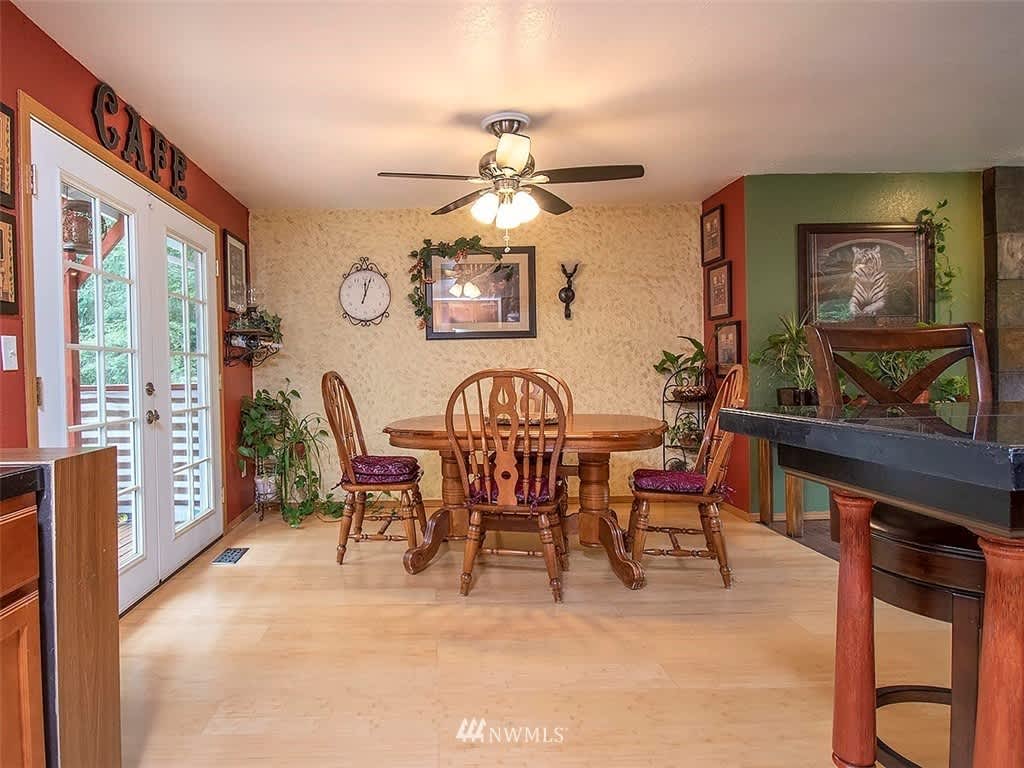 21030 Echo Lake Rd