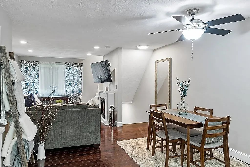 131 Farrwood Dr