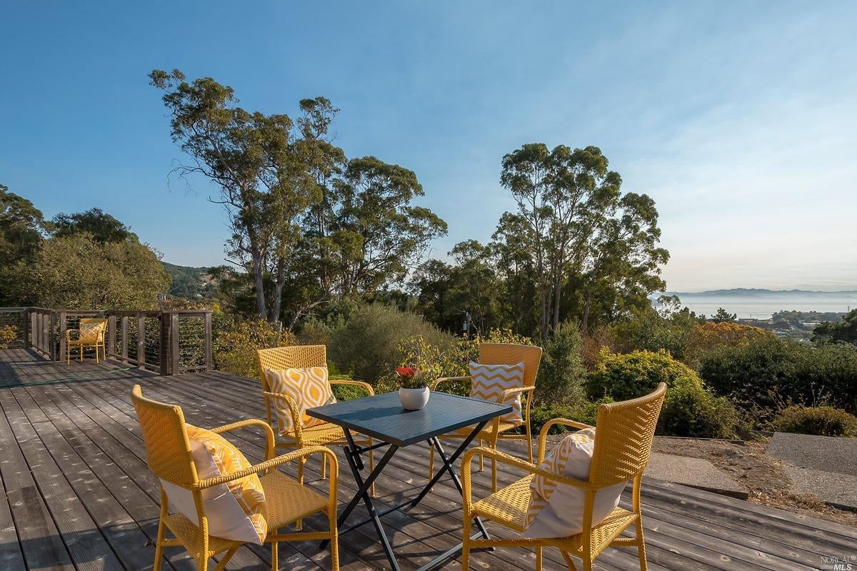 3 Crown Point Rd