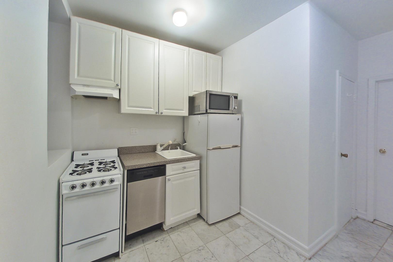 15a West 64th Street, Apt 1-B
