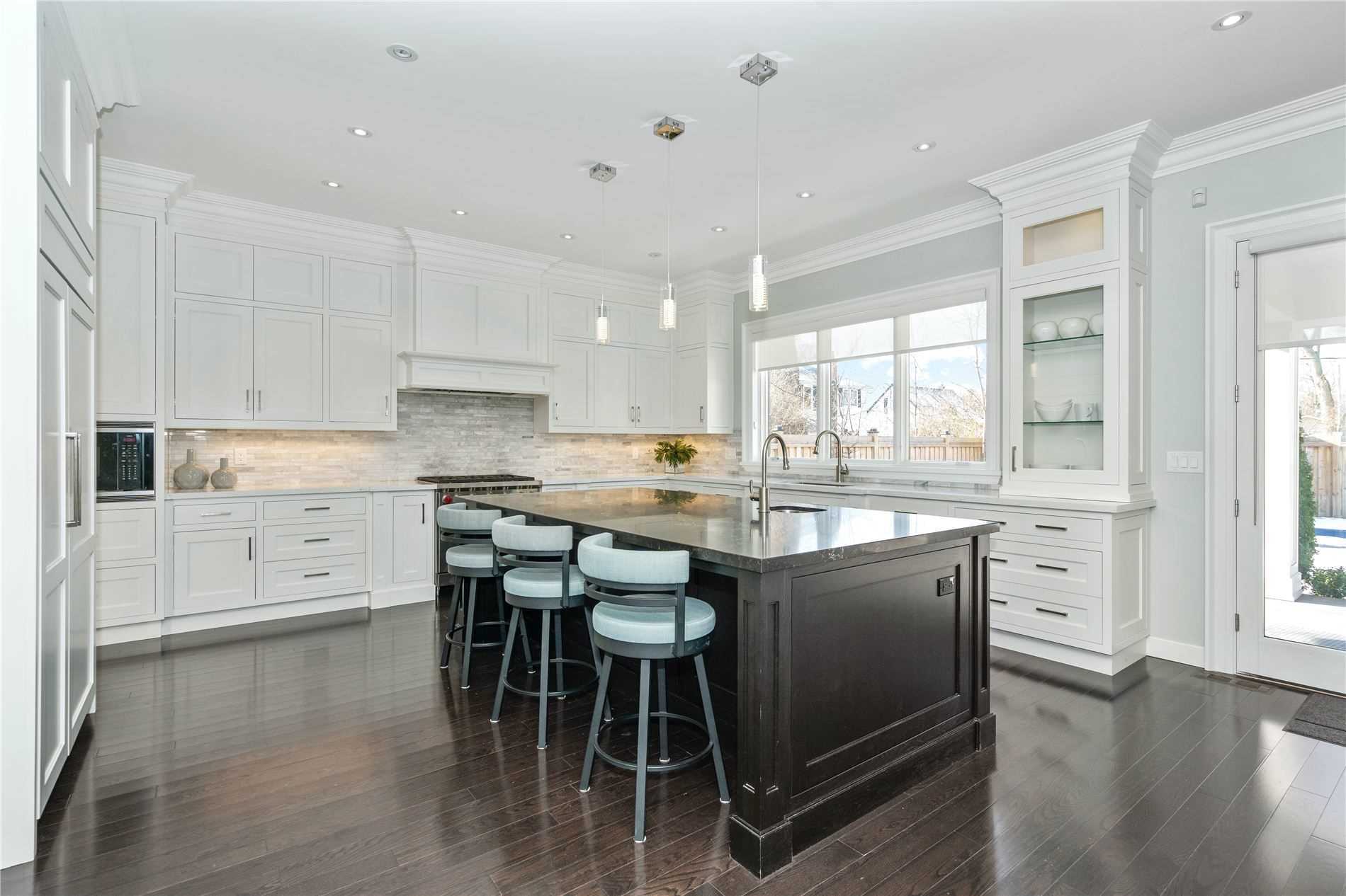 363 NIAR AVE IN MINEOLA EAST