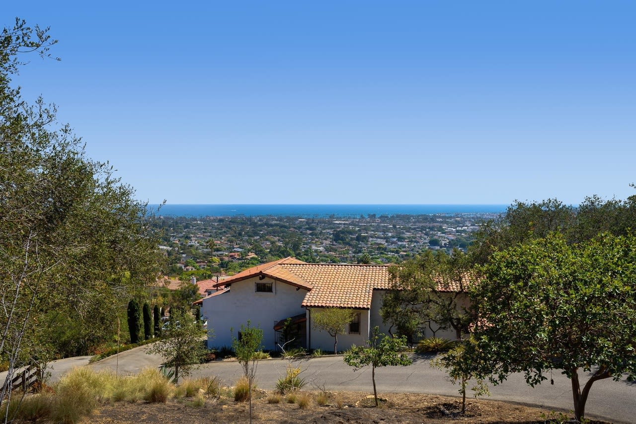 911 Alameda Padre Serra