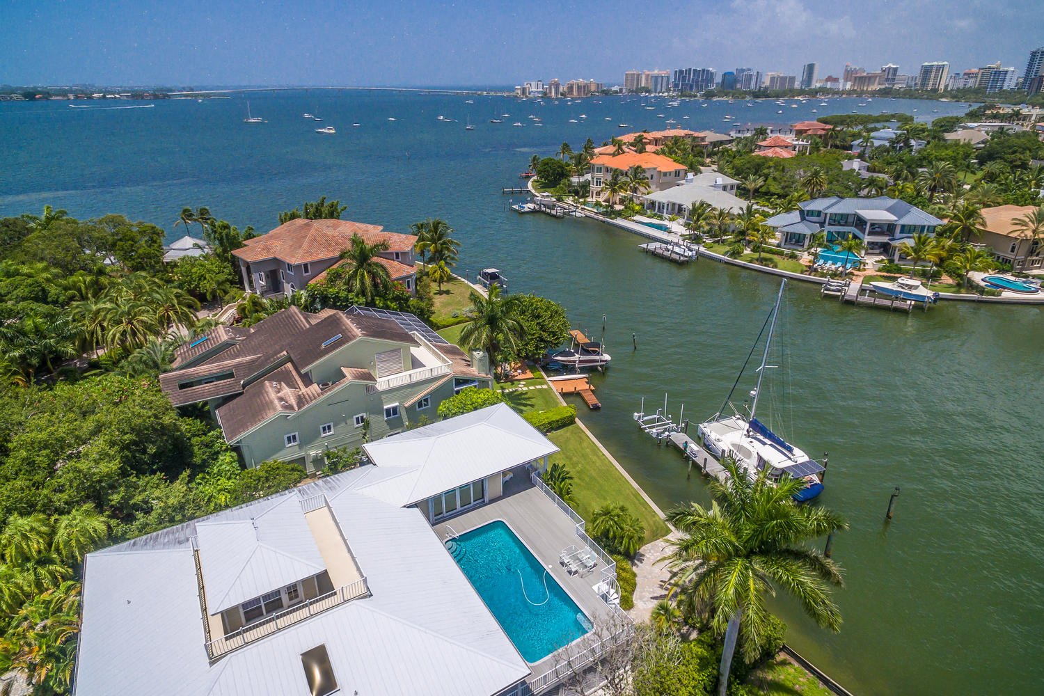 1329 Vista Dr