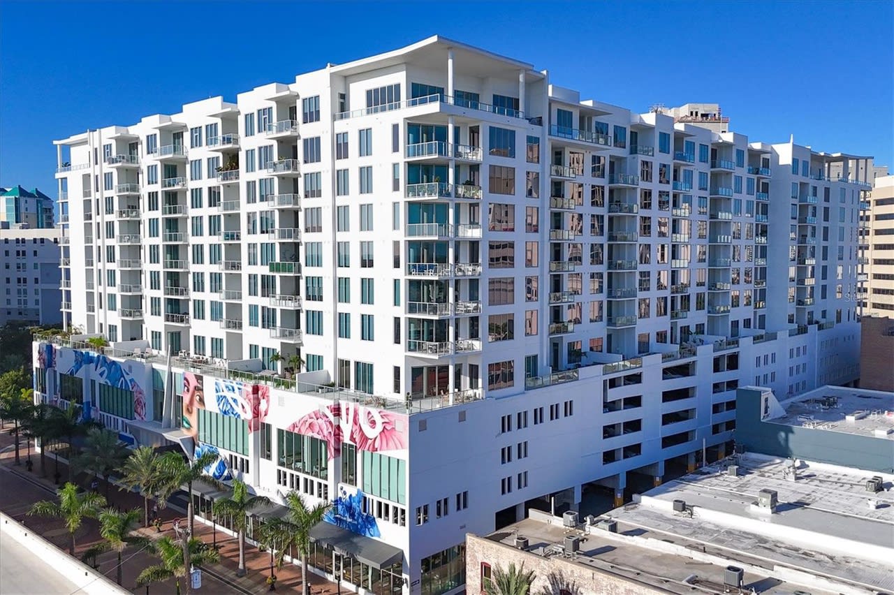 111 S Pineapple Ave #1020