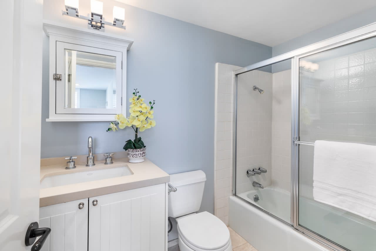 137 S Palm Drive #406