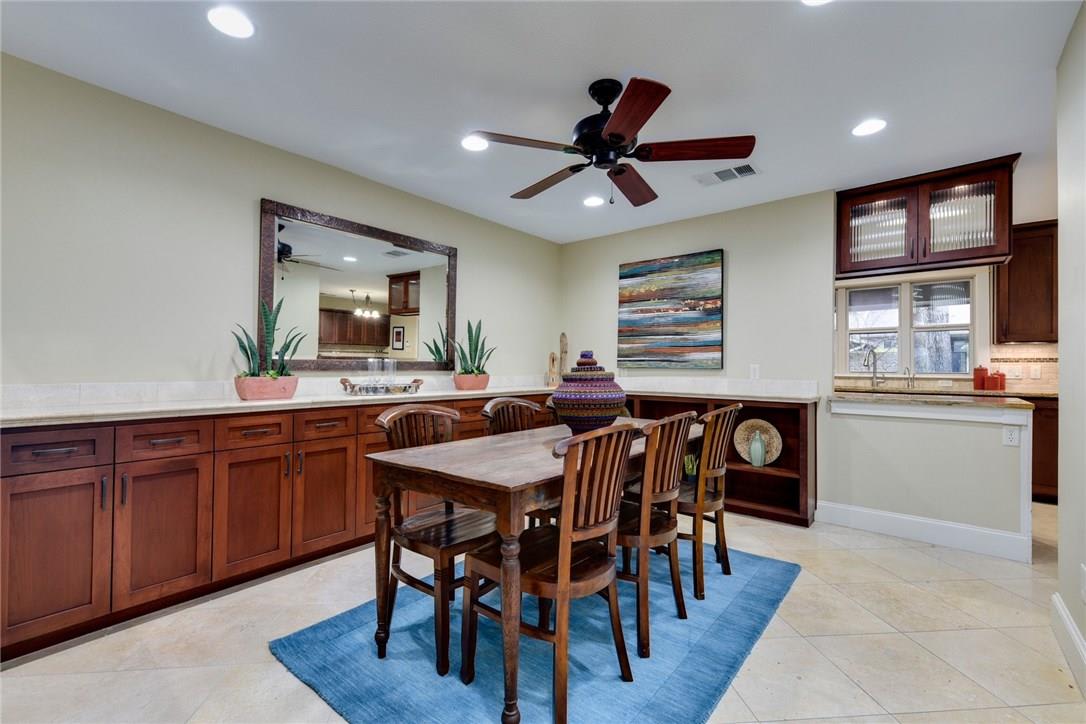 8105 W Ct