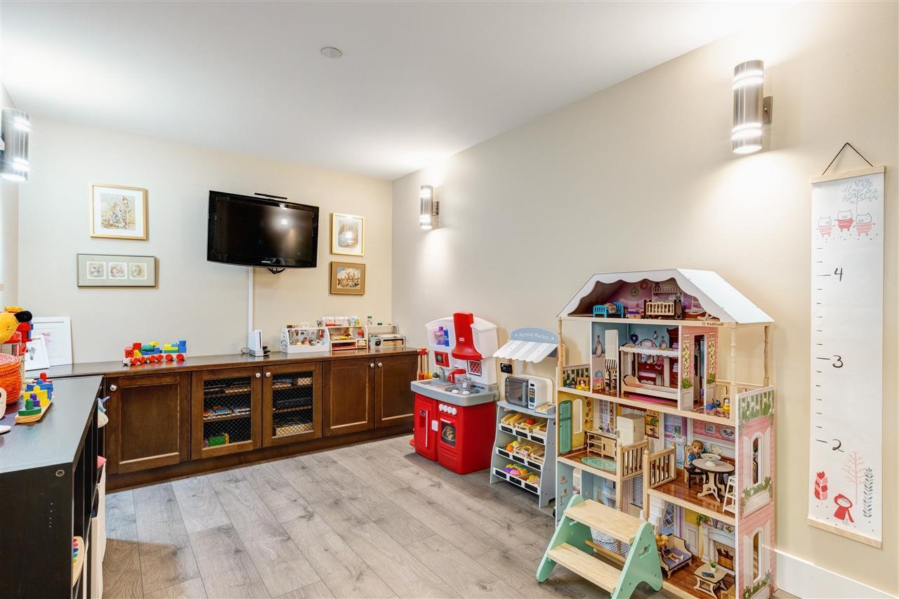 617 Mahon Avenue, North Vancouver