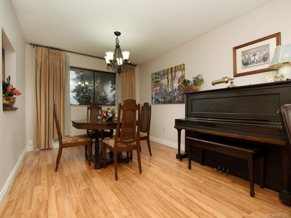 4075 Grange Rd, Saanich