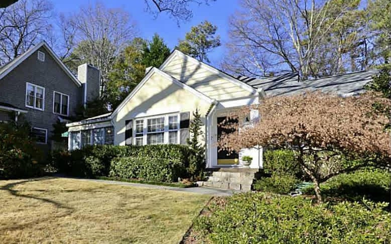 1220 University Dr NE