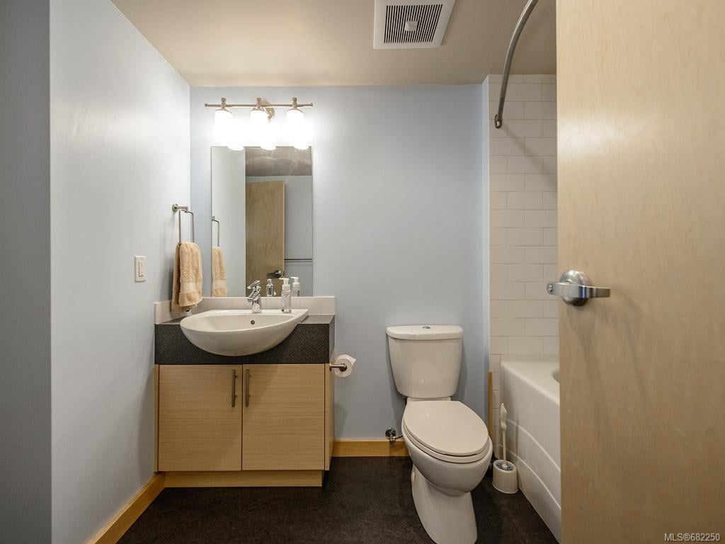 102-787 Tyee Rd