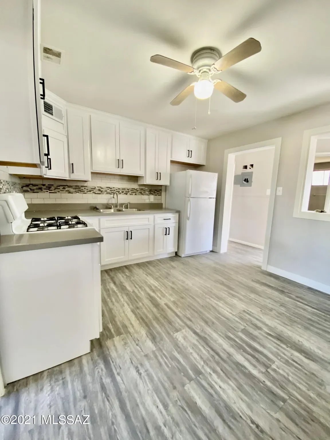717 W Santa Paula St