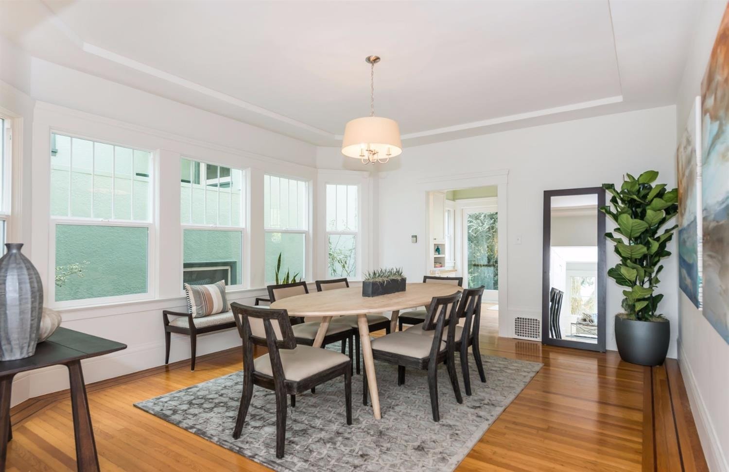 32 Taraval St