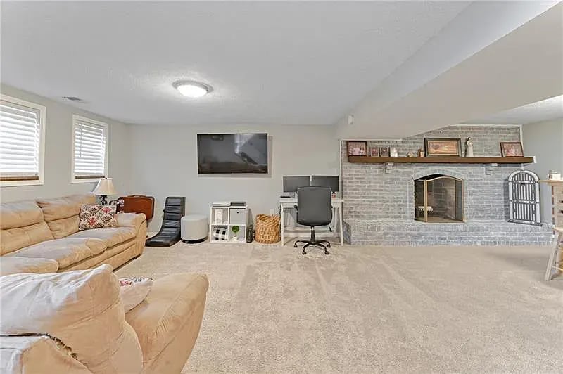 3142 Haberlein Rd