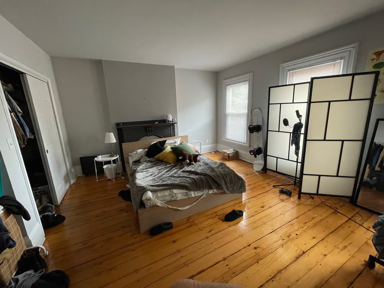 JUNE - Unique Duplex 2 Bedroom 2 Bathroom w/ Roof Access & Common Laundry! 