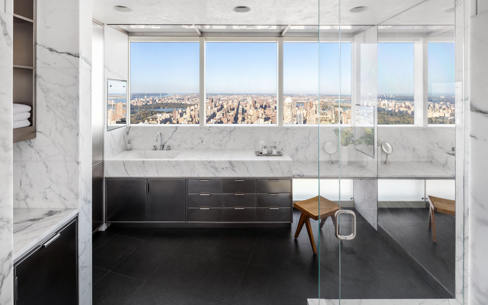 151 E 58TH Street Unit: PH5152W