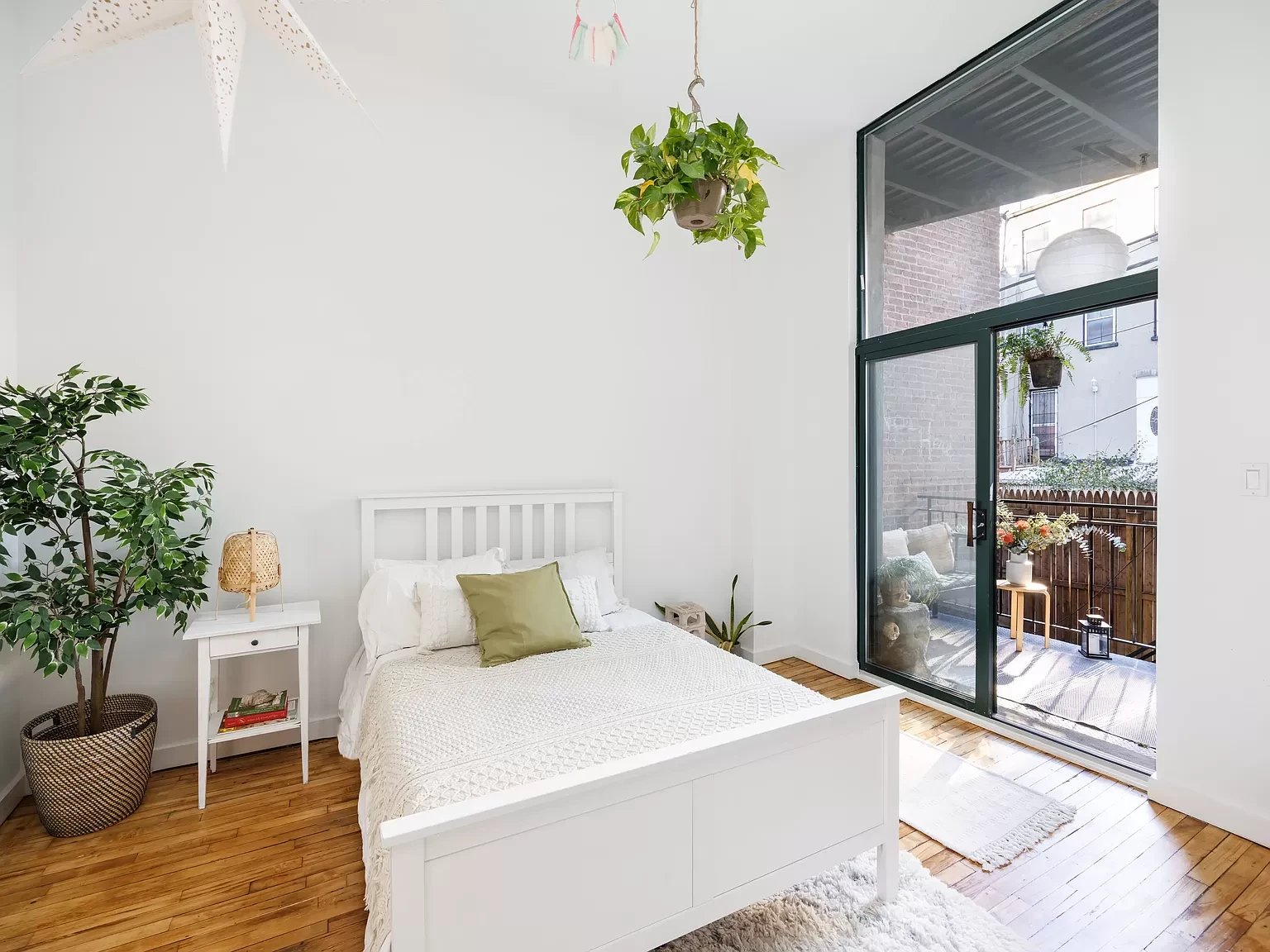 105 Lexington Ave, #1B