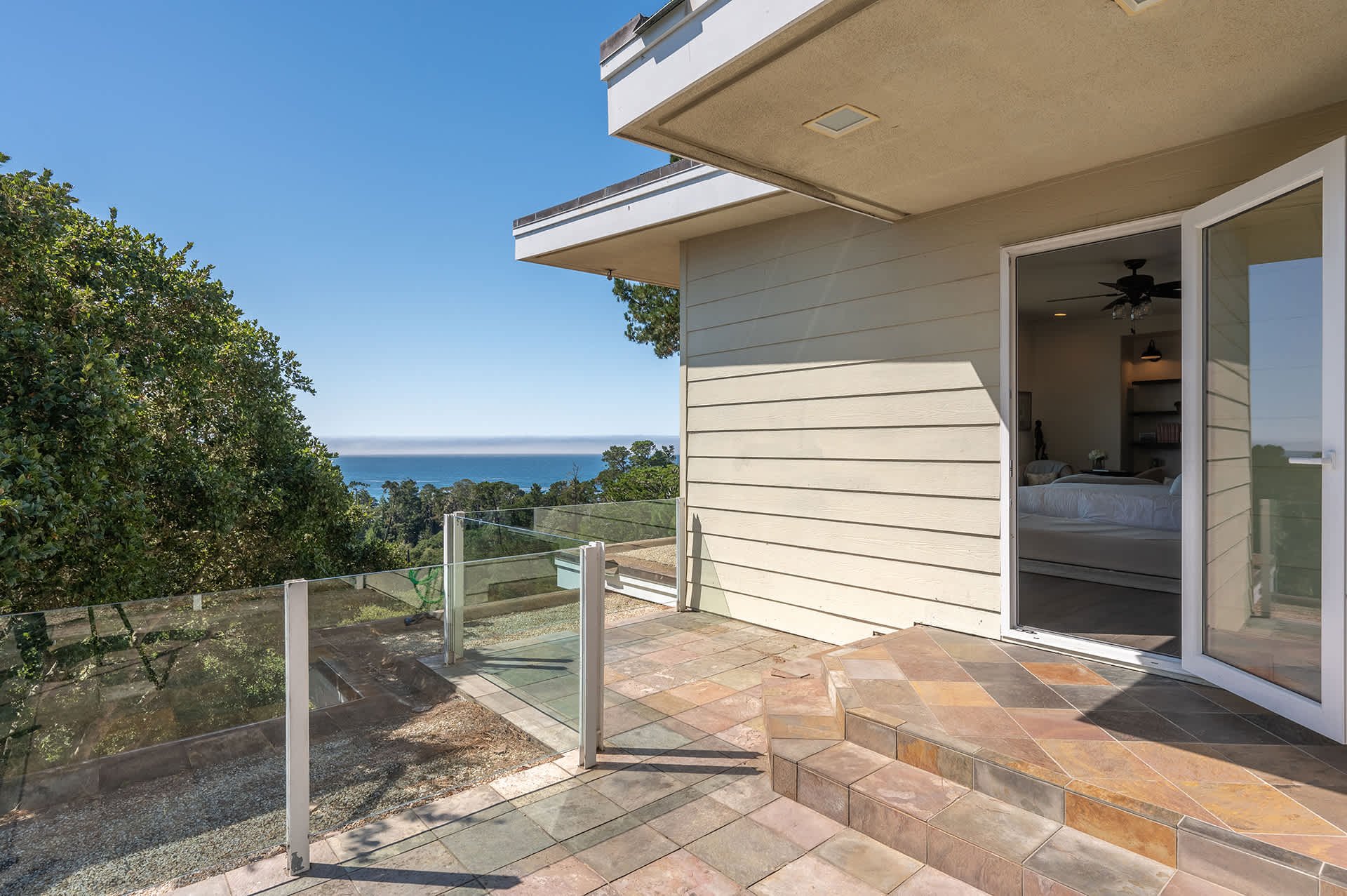Sweeping Ocean Views - 24916 Lincoln Street