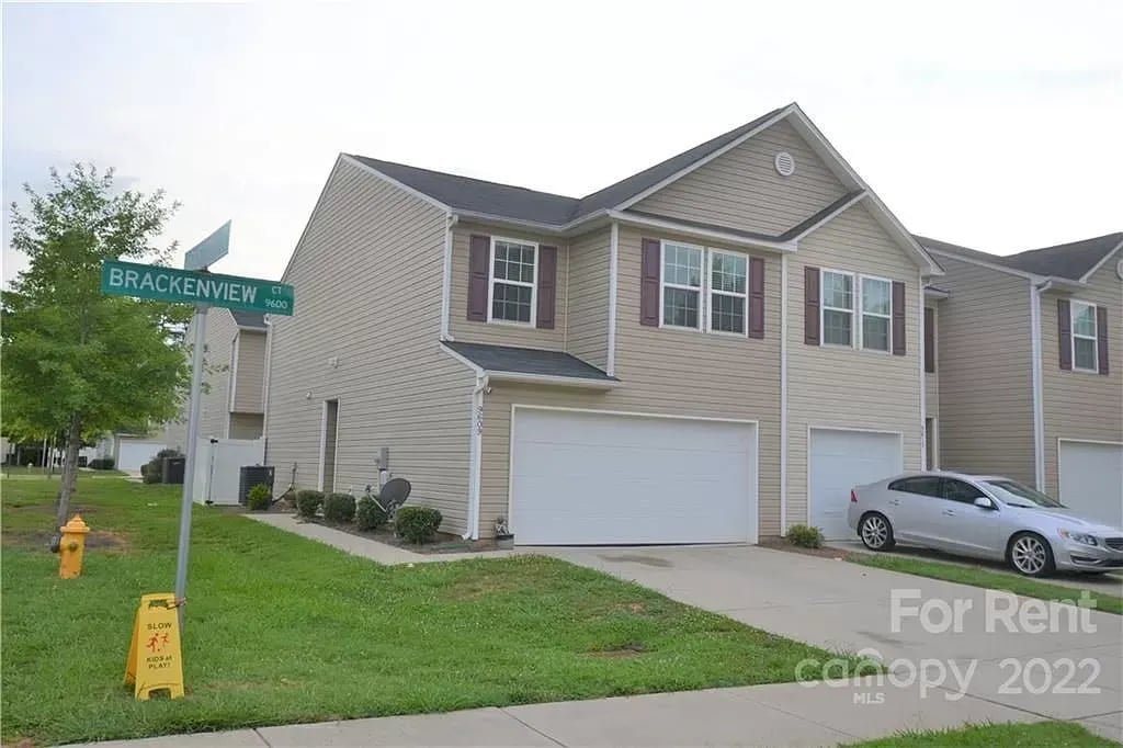9609 Brackenview Ct