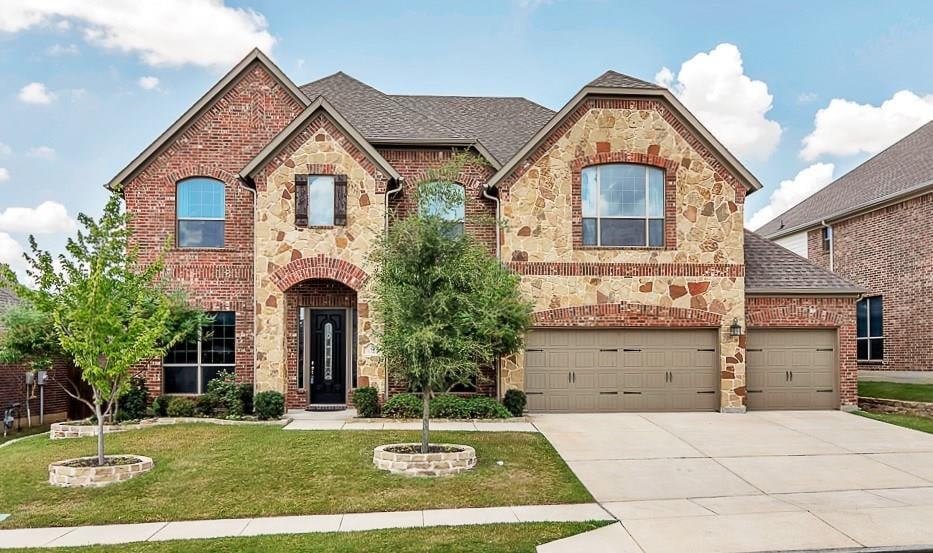 415 Aylesbury Dr