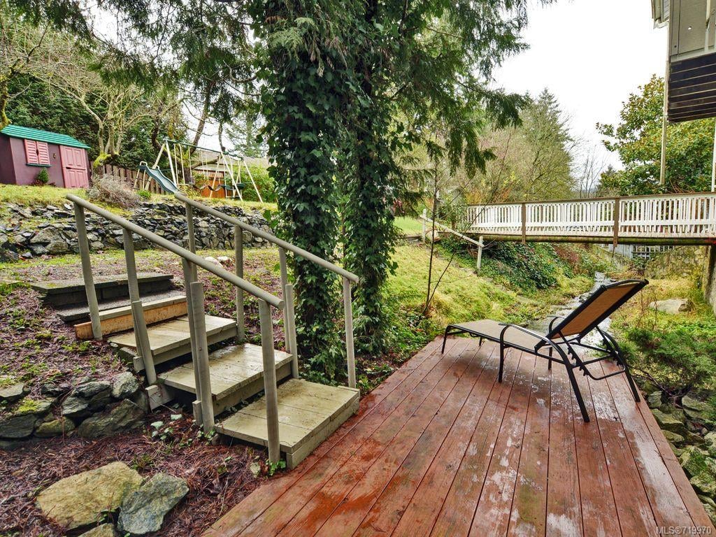 955 Sluggett Rd