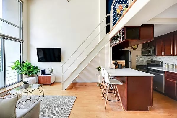 231 16th Street Unit: 2A