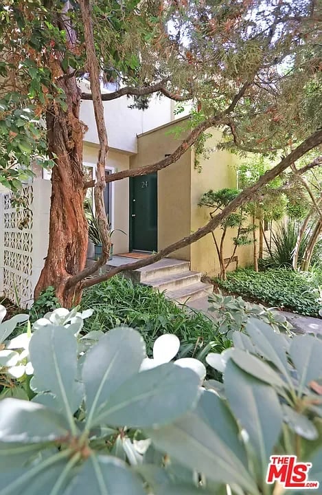 11138 Aqua Vista St #24