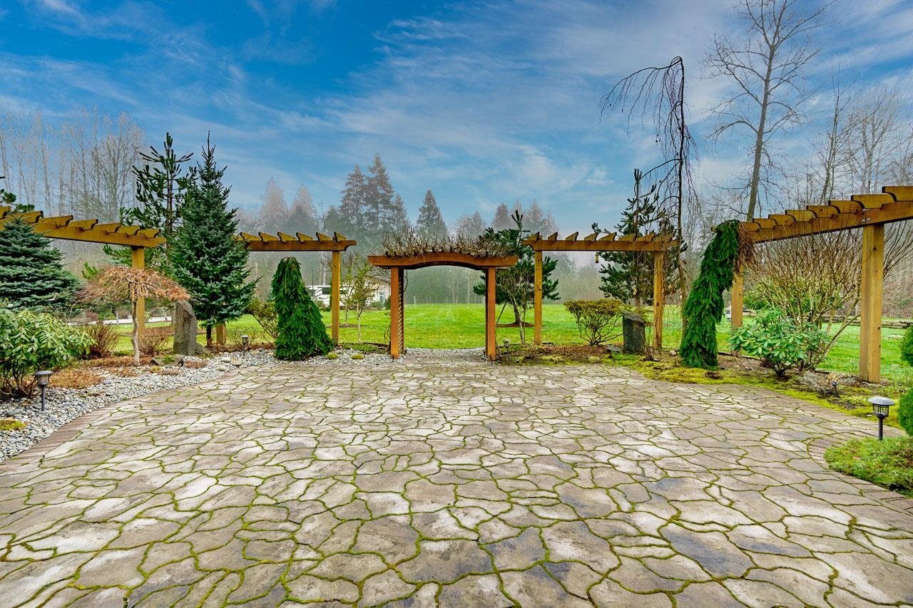 12362 238 St