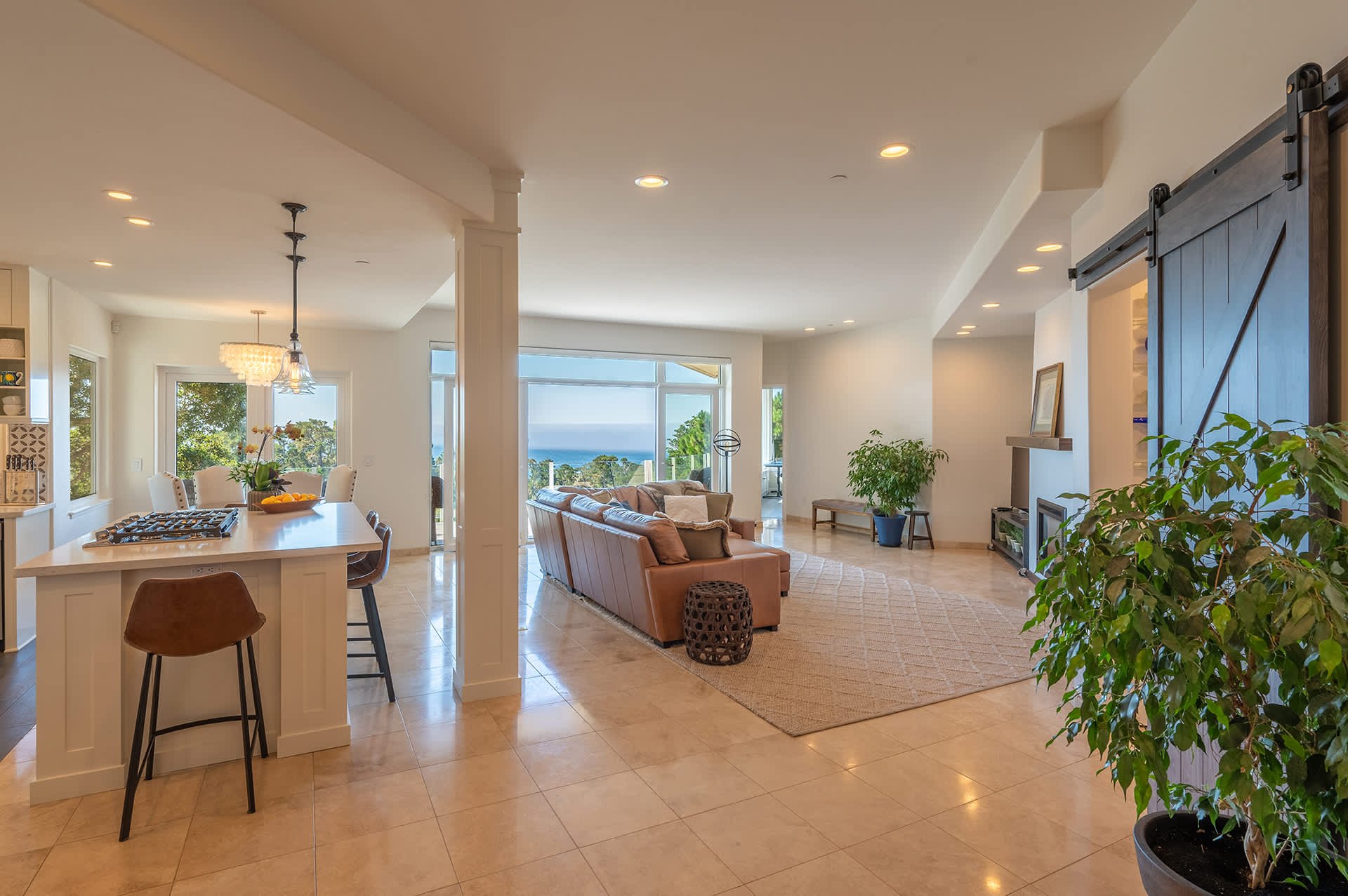 Sweeping Ocean Views - 24916 Lincoln Street