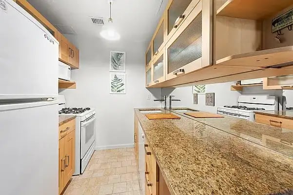 310 E 46th Street Unit: 16M