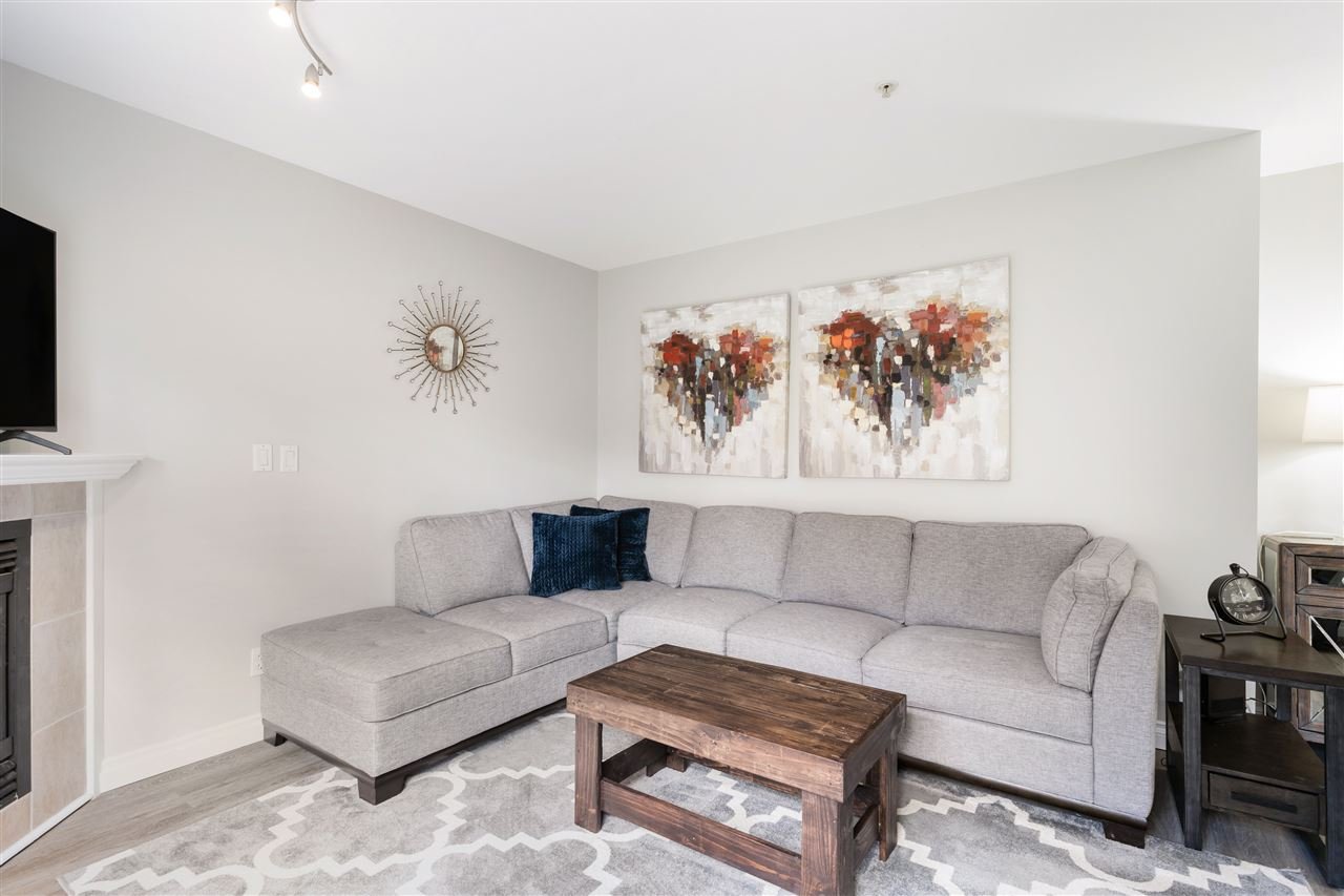 25-6513 200 Street, Langley