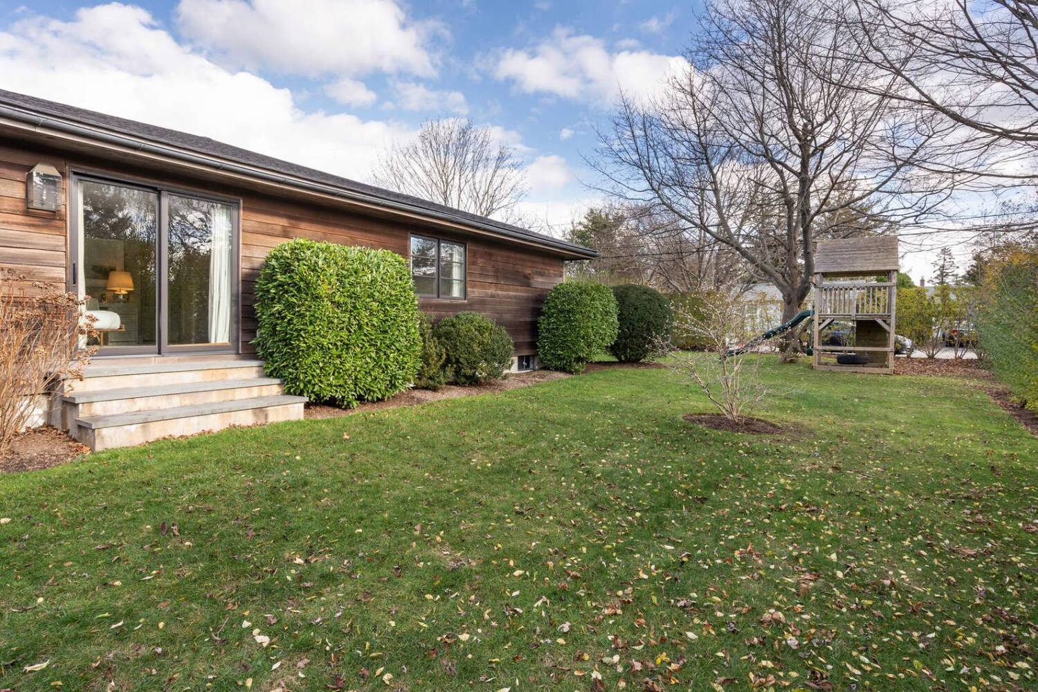 25 Sunset Dr