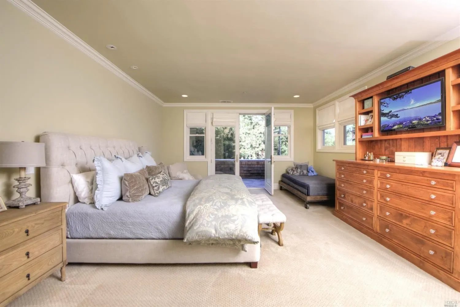8 Woodland Pl