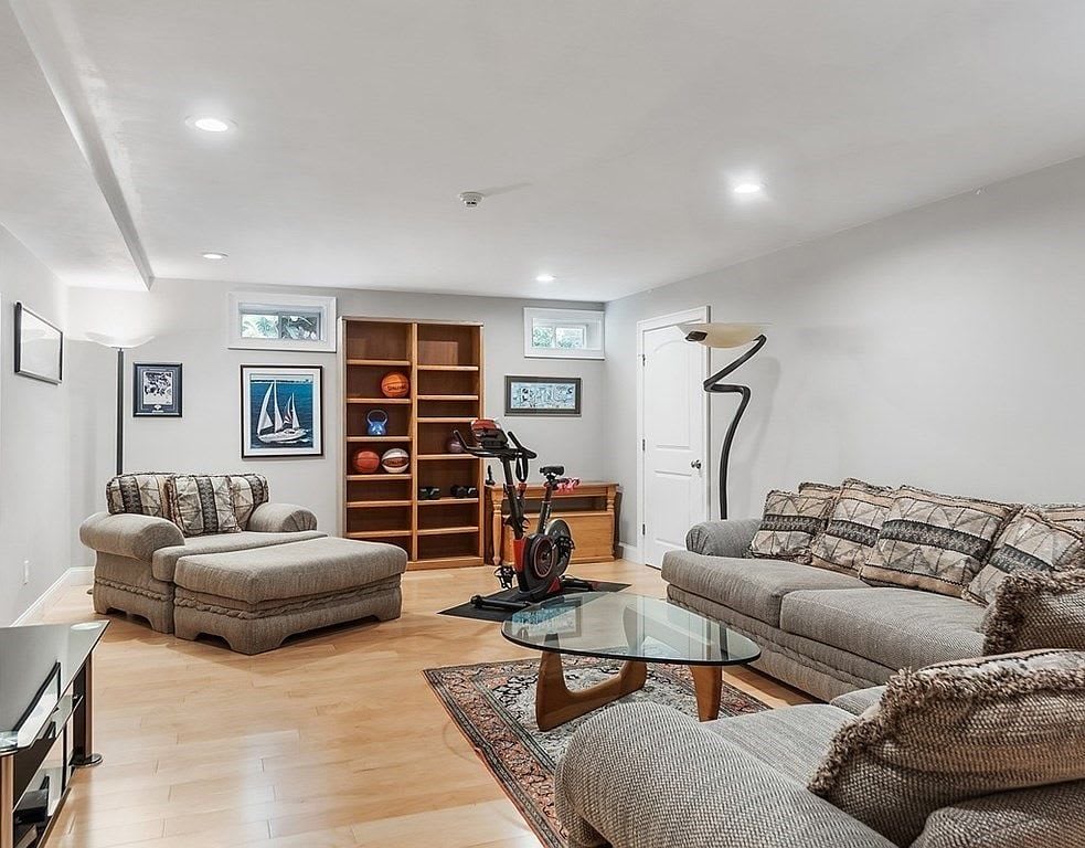 1 Sarah Jane Court