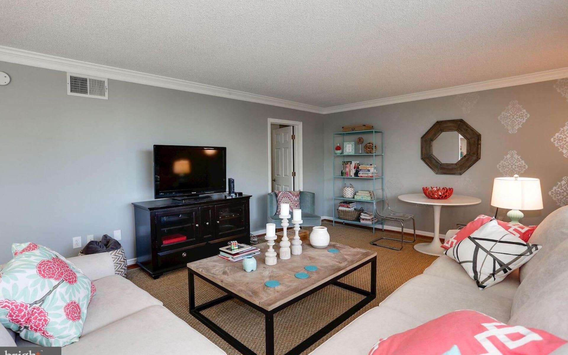 1515 S Arlington Rdg Rd, #305