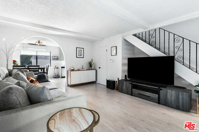 727 N Eucalyptus Ave Apt 1