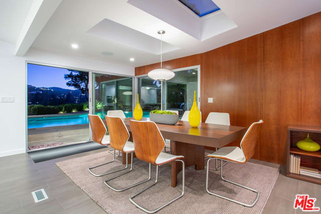 3553 Crownridge Dr