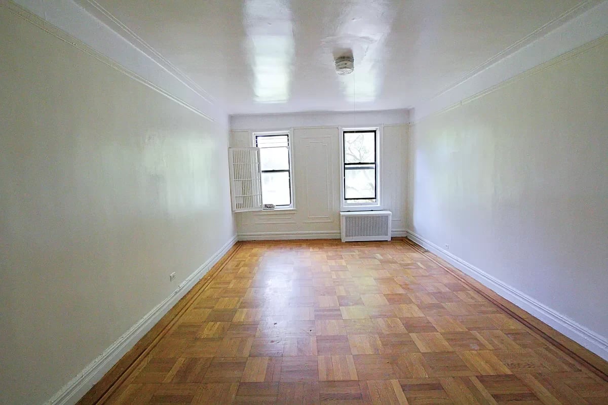 75 West Mosholu Parkway North Unit: 2J
