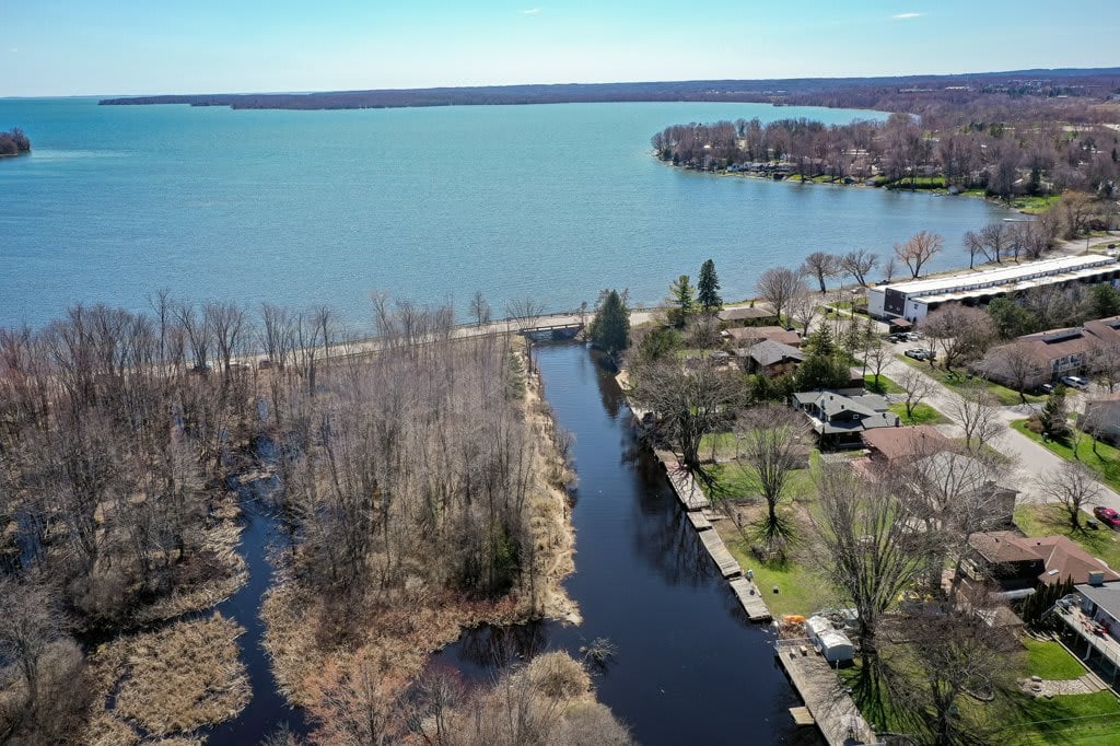 15 Lankin Blvd