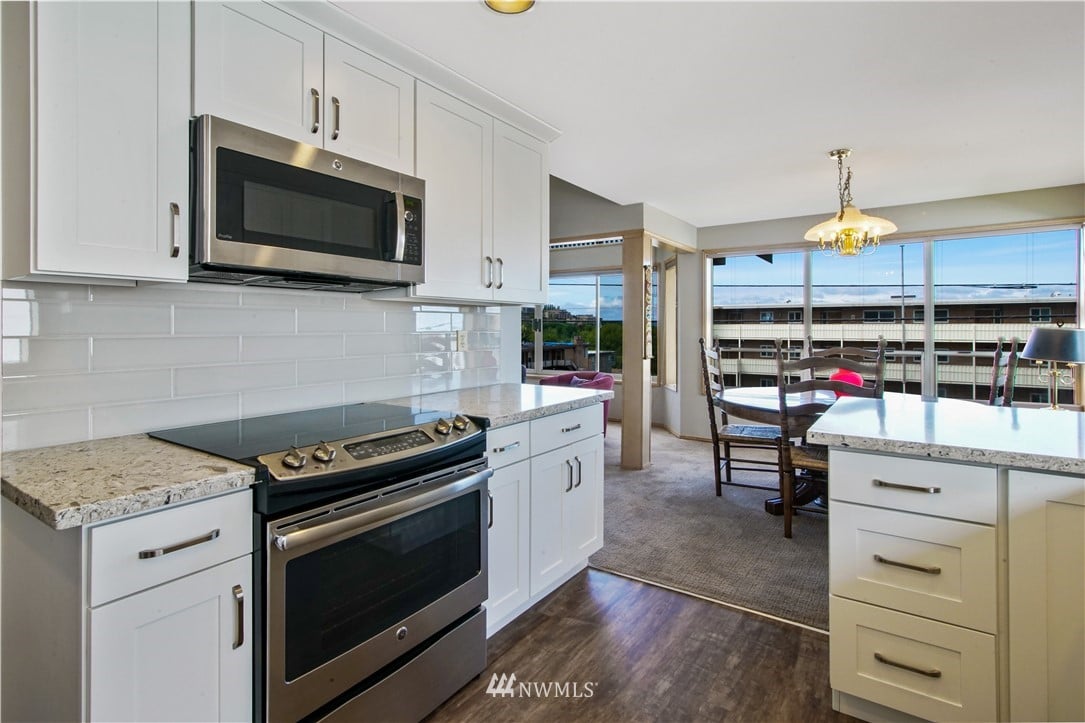 301-233 3rd Ave